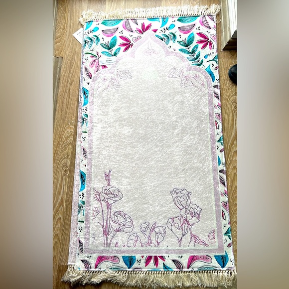 Girls Pink and purple prayer mat , padded and had non-slip bottom. 26x45 inches - Picture 1 of 3